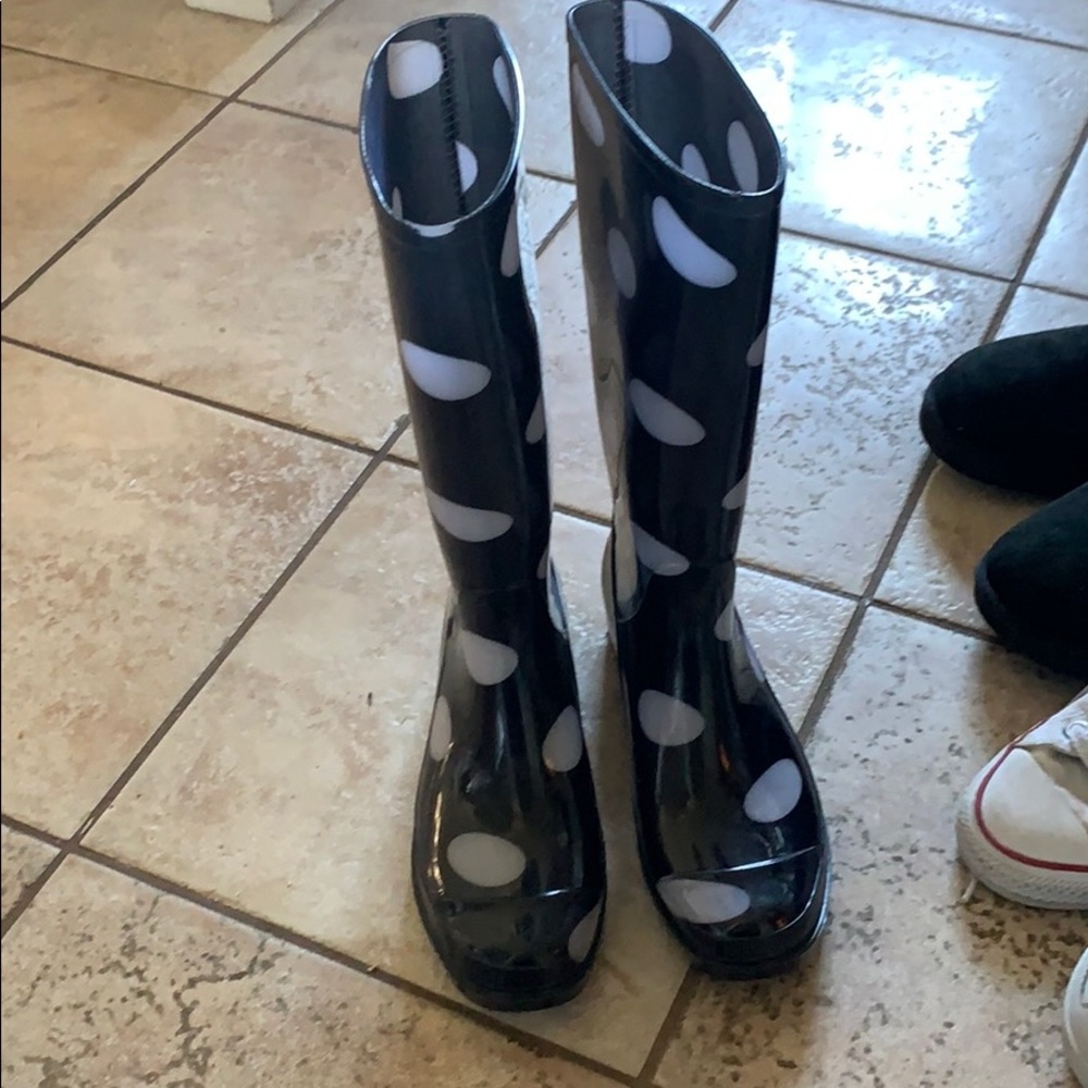 Polka dot Rainboots